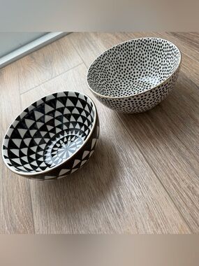Thyme & Table (Black & White) Round Bowls